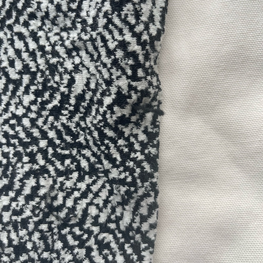 Abercrombie & Fitch Black and White Patterned Leggings - Picture 5 of 5